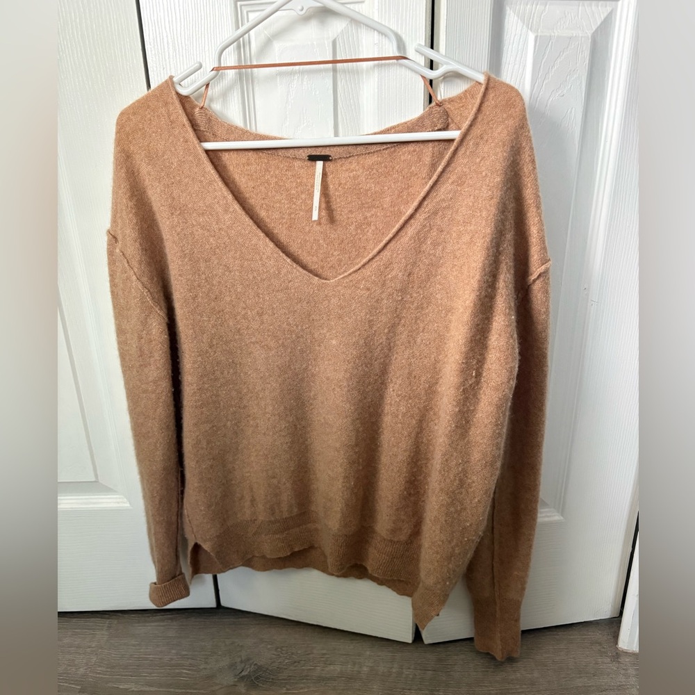 Free People V-Neck Cashmere Sweater in Camel Brown
